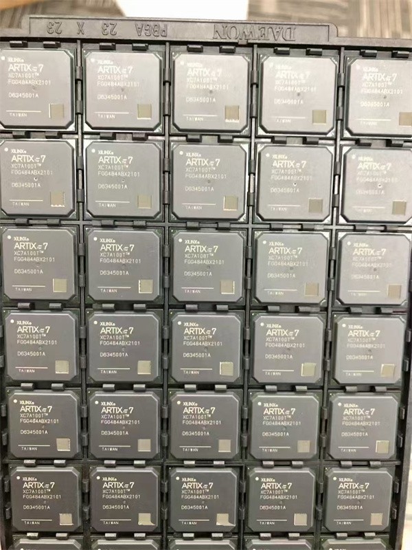 XC7A100T-1FGG484I