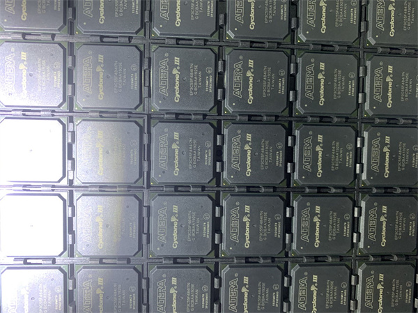 EP3C55F484I7N